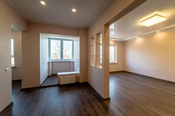 Istaba ar pievienotu lodžiju