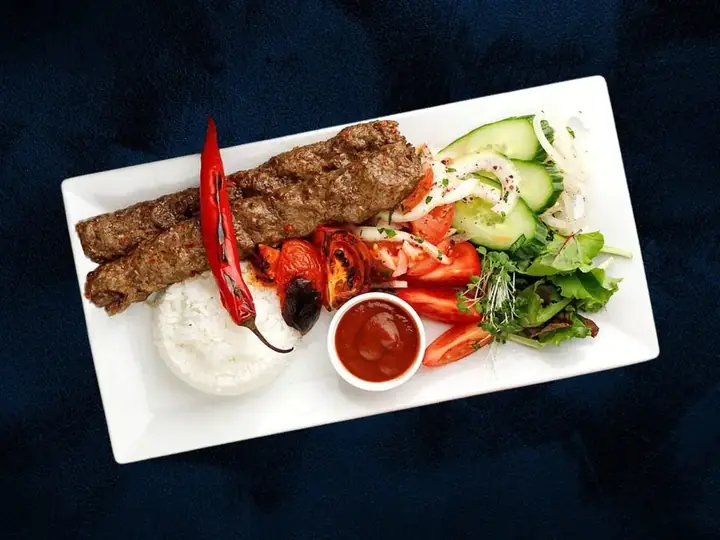 Adana jēra kebabs