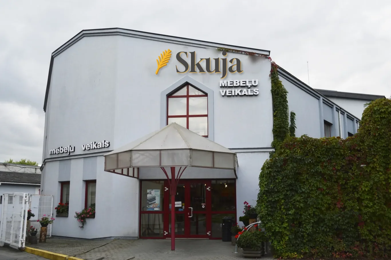 Mēbeļu veikala Skuja ēka Satiksmes ielā